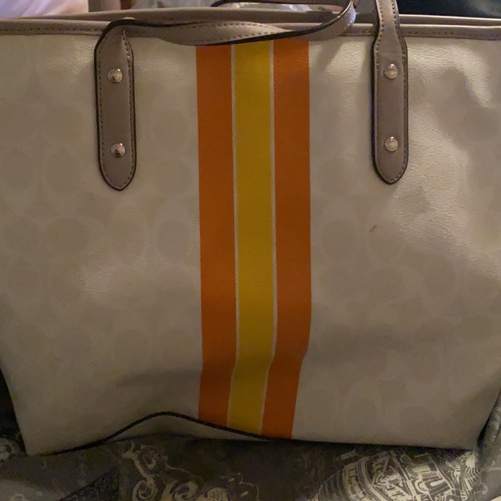 AUTHENTIC Coach Summer Zip Tote - Picture 3 of 3